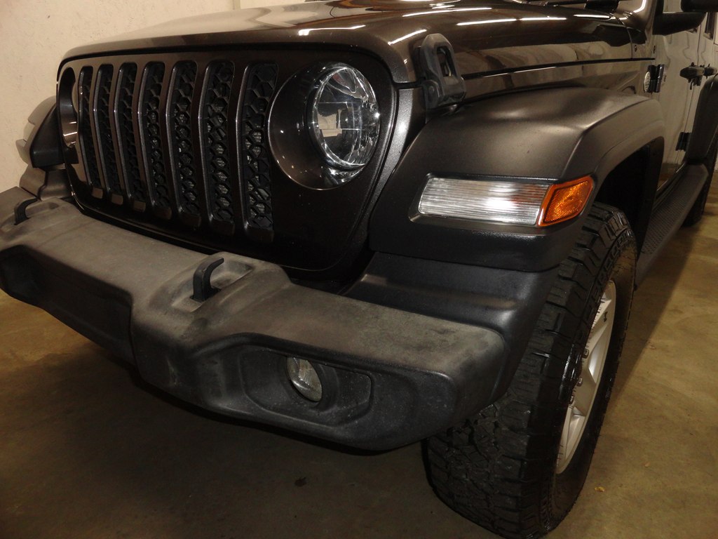 Photo 24 of this JEEP GLADIATOR