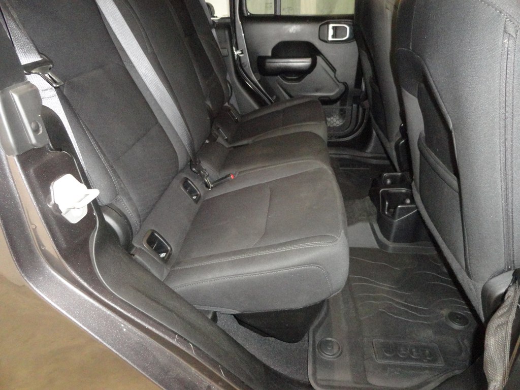 Photo 12 of this JEEP GLADIATOR
