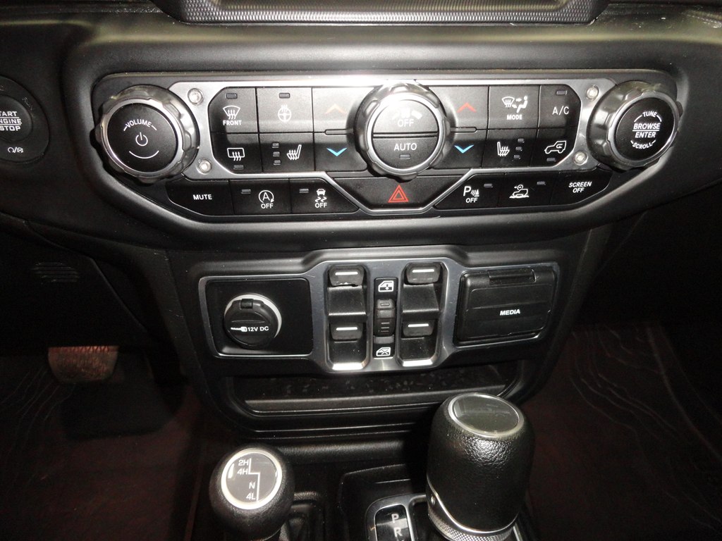 Photo 14 of this JEEP GLADIATOR