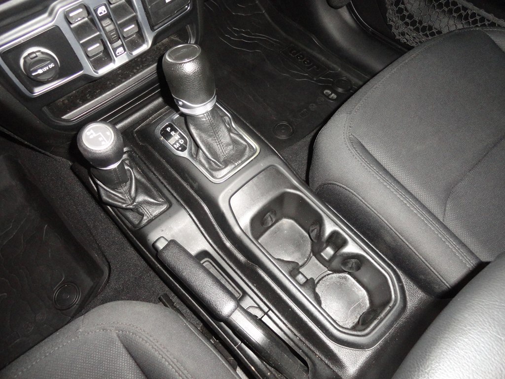 Photo 13 of this JEEP GLADIATOR