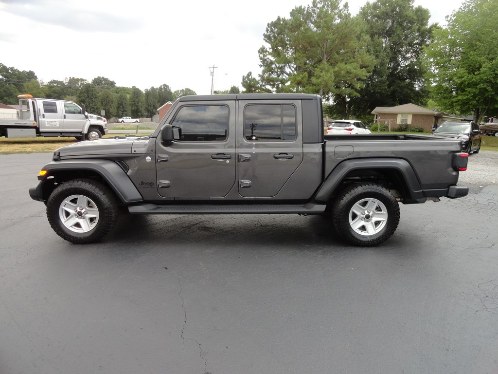 Photo 3 of this JEEP GLADIATOR