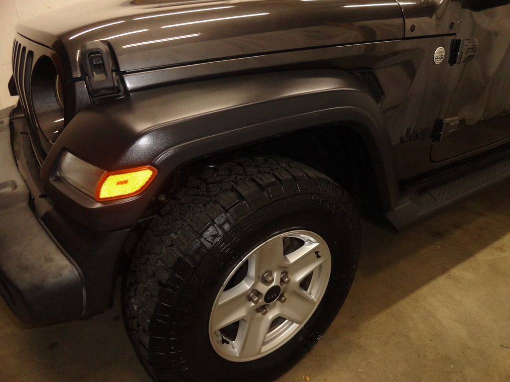 Photo 25 of this JEEP GLADIATOR