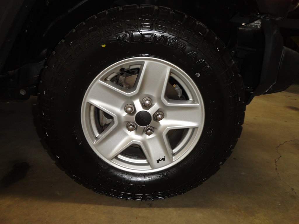 Photo 34 of this JEEP GLADIATOR