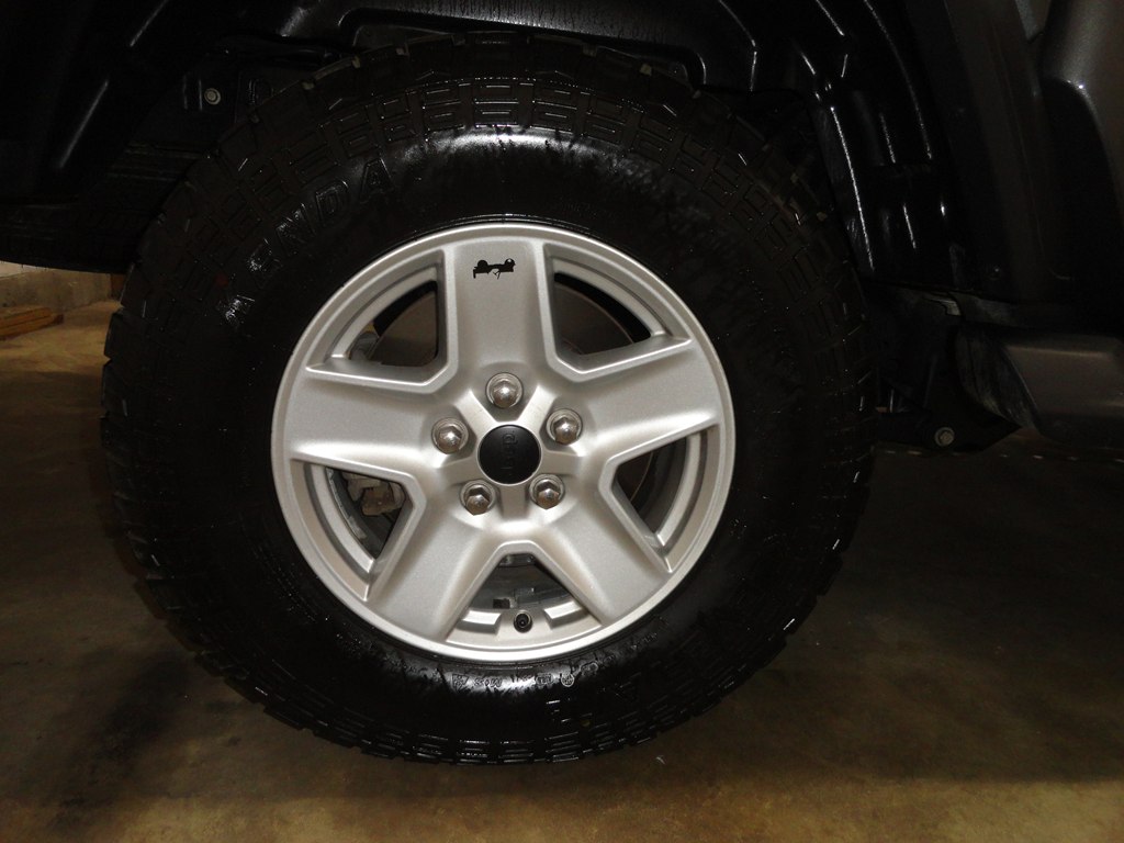 Photo 35 of this JEEP GLADIATOR