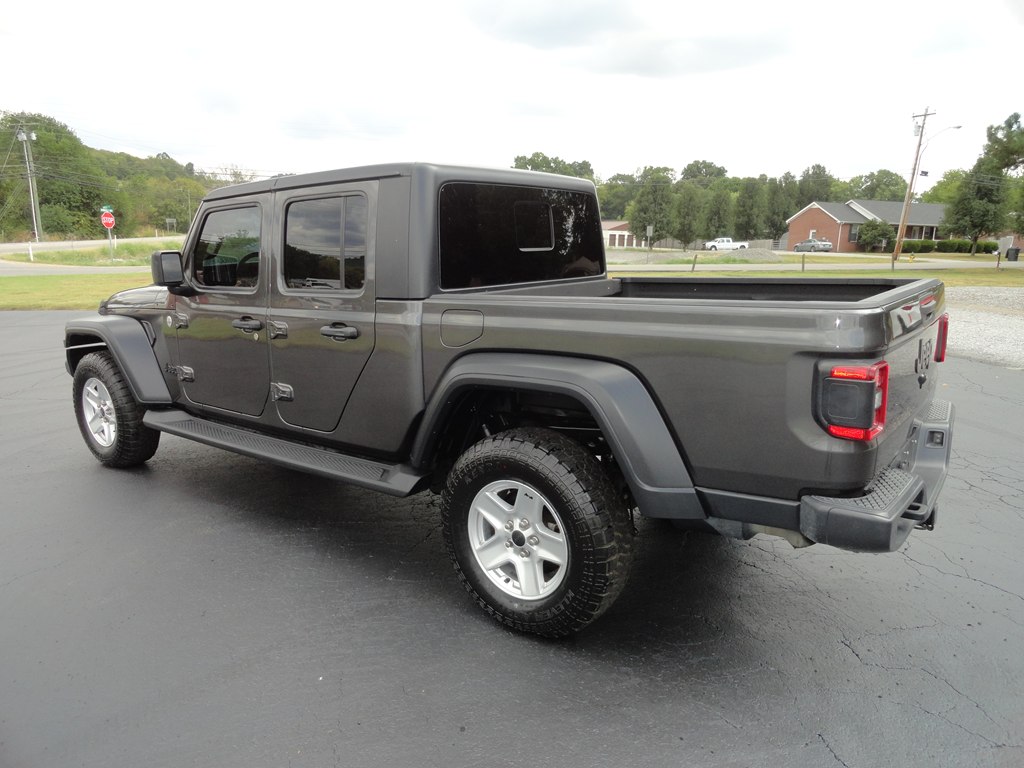 Photo 6 of this JEEP GLADIATOR