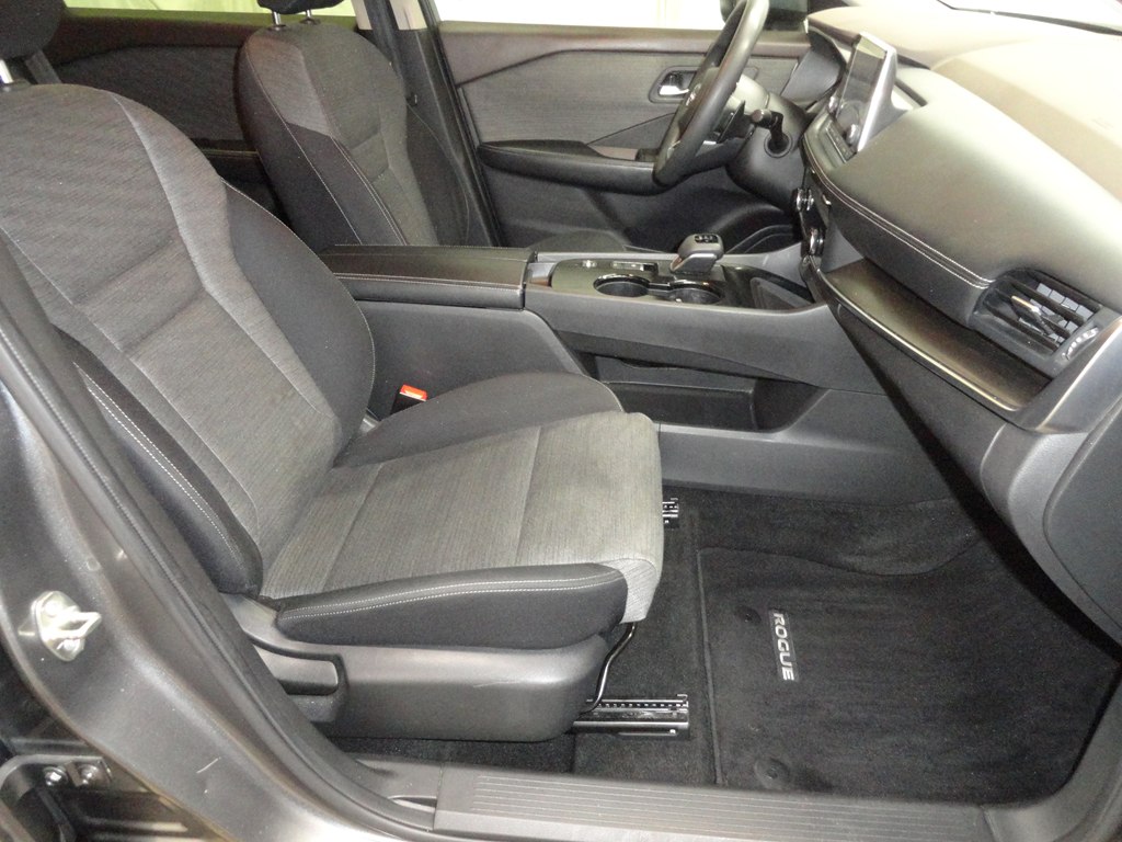 Photo 11 of this NISSAN ROGUE