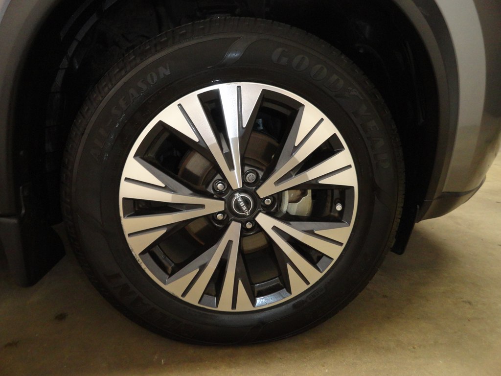 Photo 35 of this NISSAN ROGUE