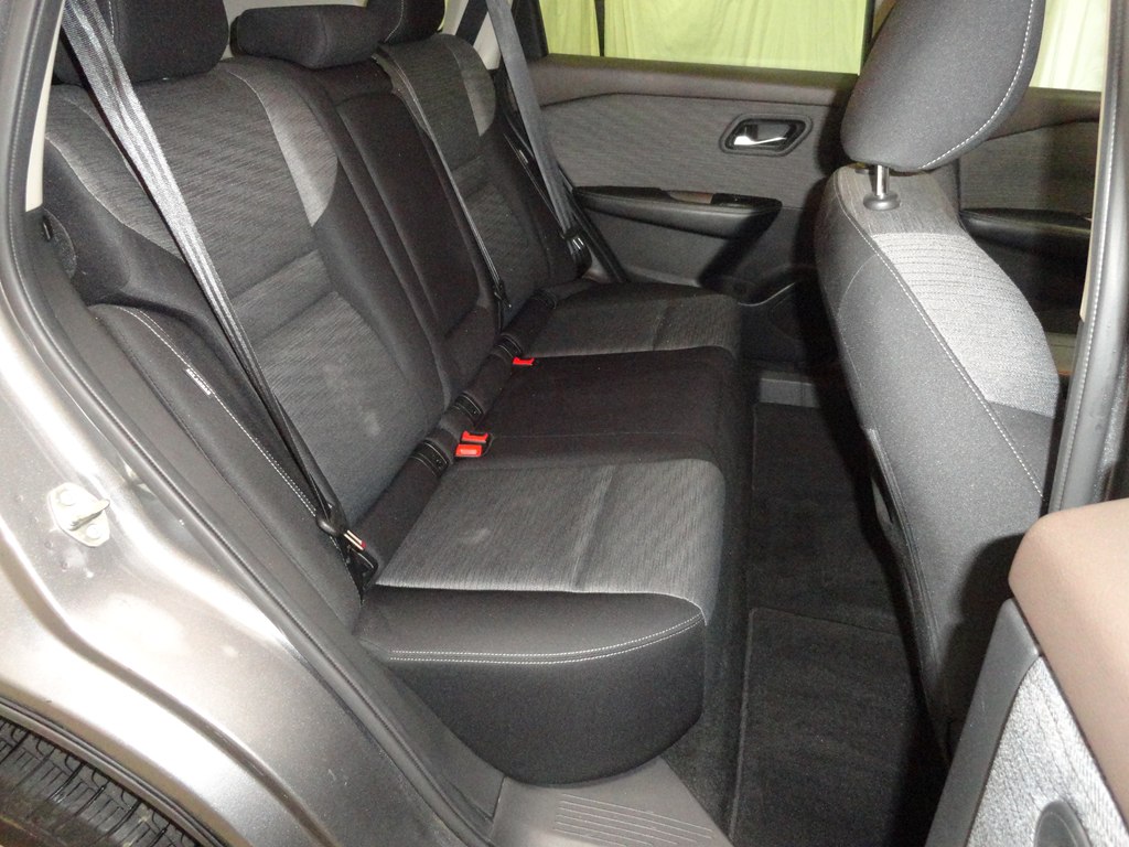 Photo 12 of this NISSAN ROGUE