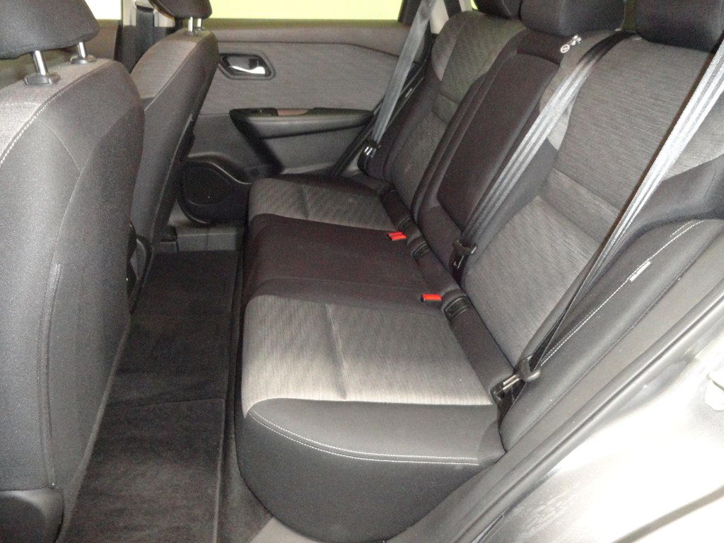 Photo 10 of this NISSAN ROGUE