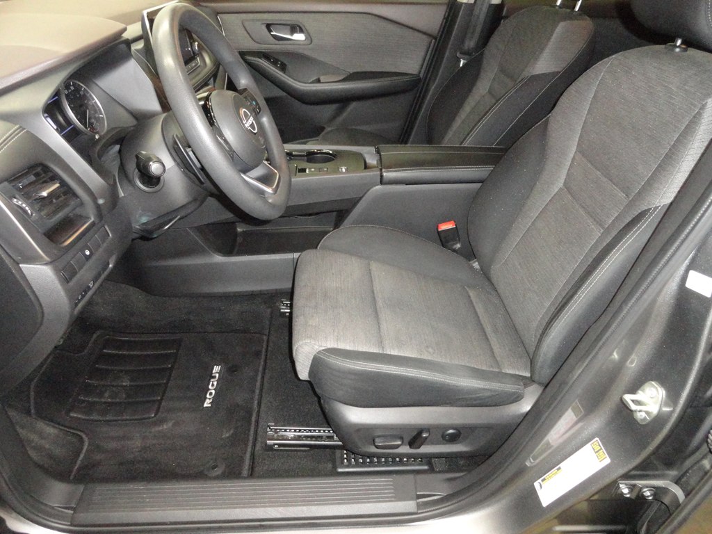 Photo 9 of this NISSAN ROGUE