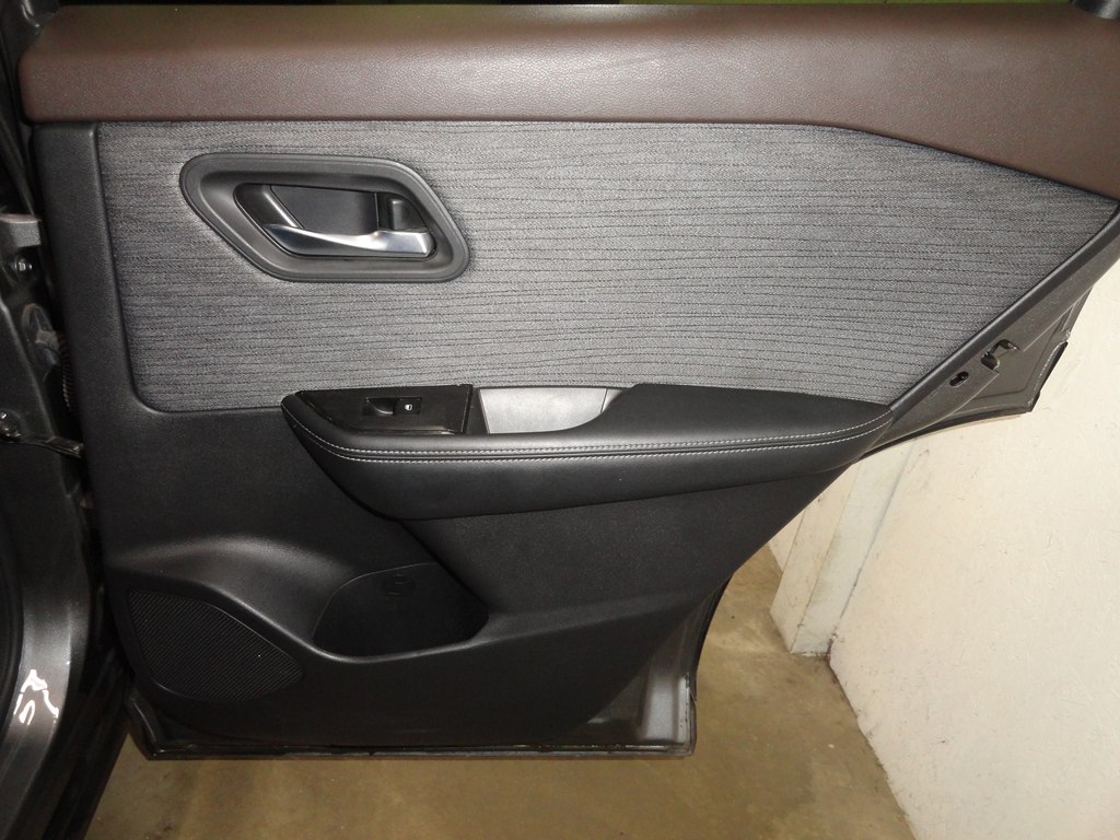 Photo 24 of this NISSAN ROGUE