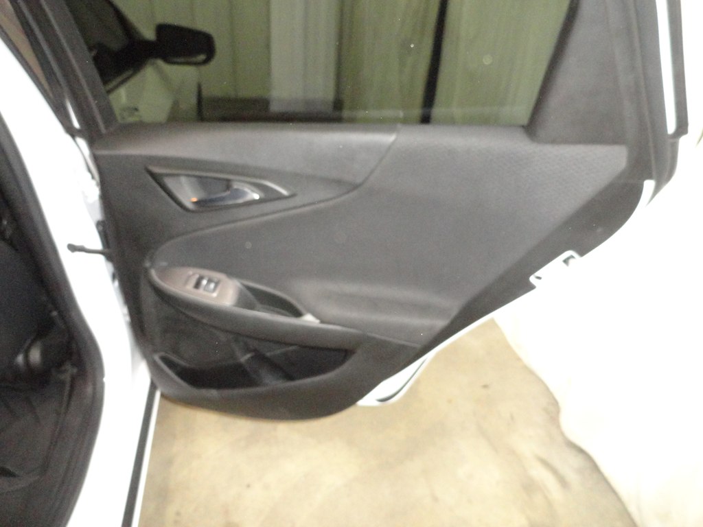 Photo 21 of this CHEVROLET MALIBU
