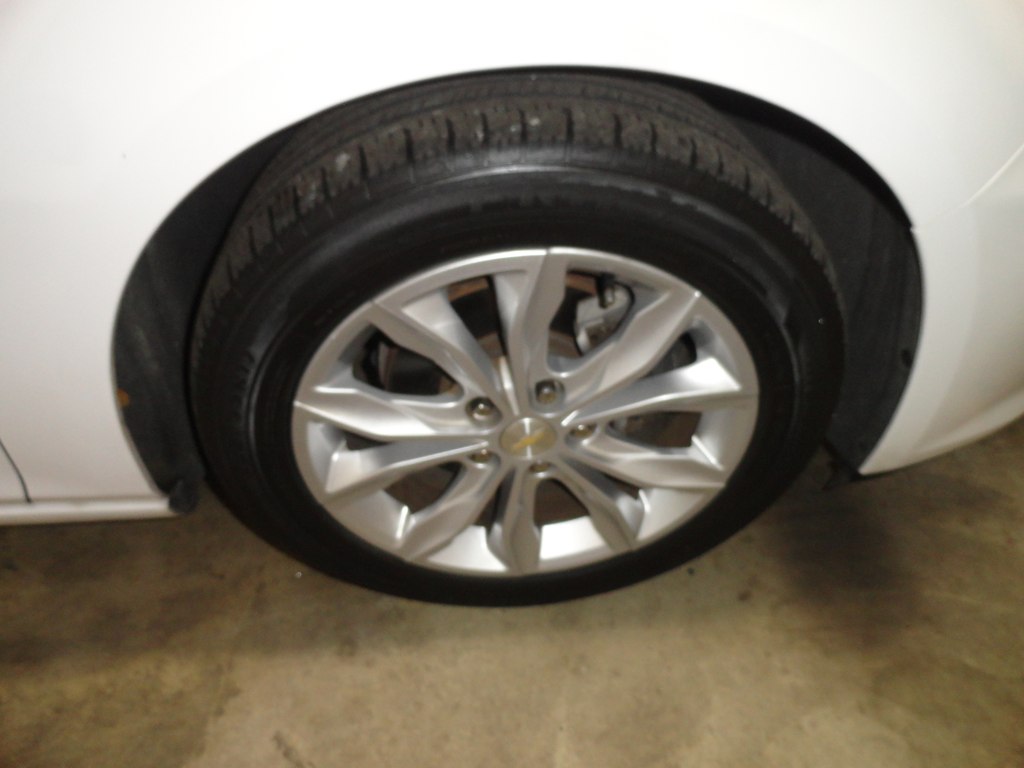Photo 24 of this CHEVROLET MALIBU