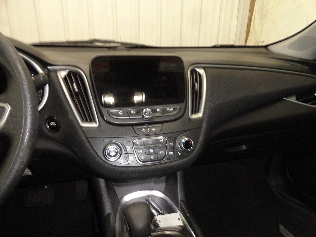 Photo 29 of this CHEVROLET MALIBU