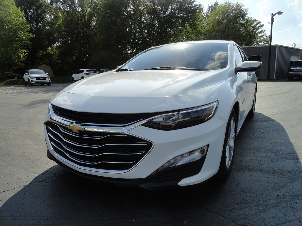 Photo 2 of this CHEVROLET MALIBU