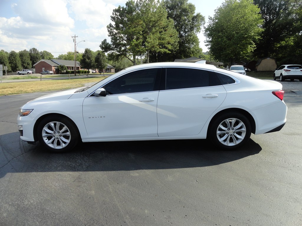 Photo 3 of this CHEVROLET MALIBU