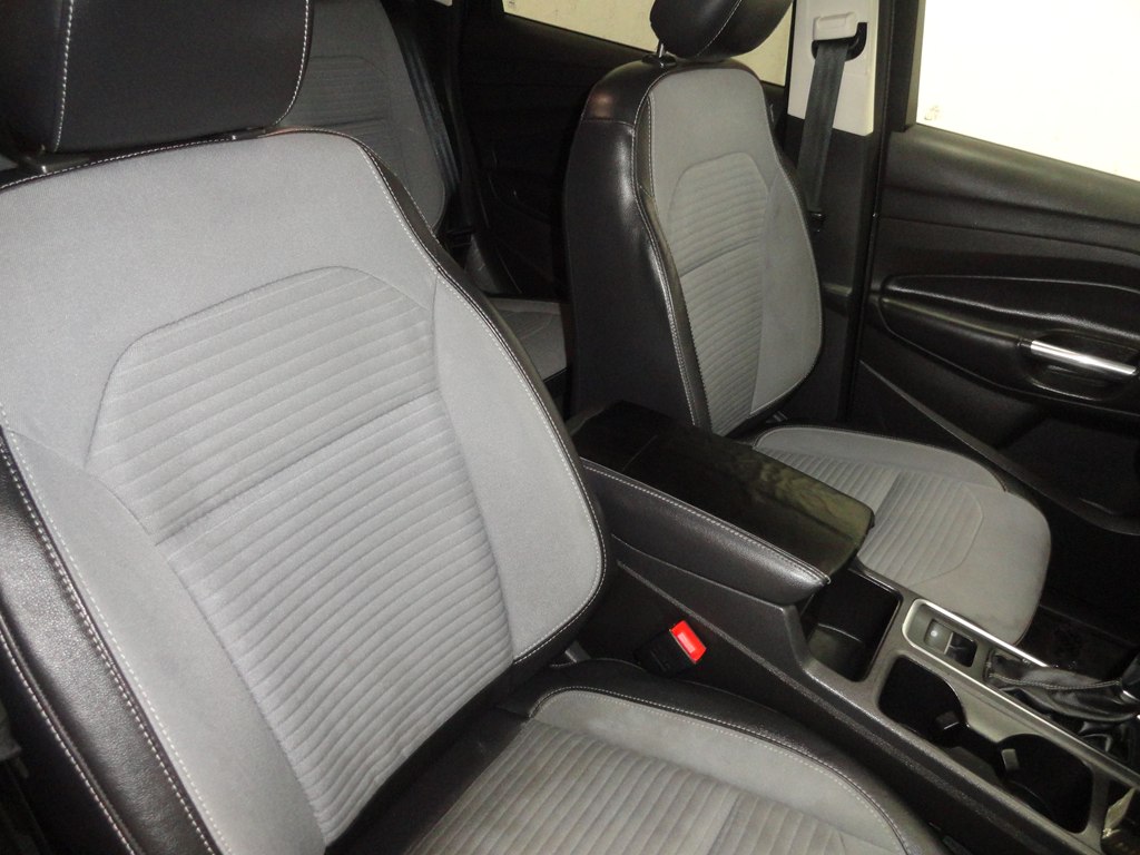 Photo 25 of this FORD ESCAPE