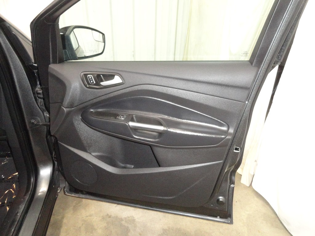 Photo 24 of this FORD ESCAPE