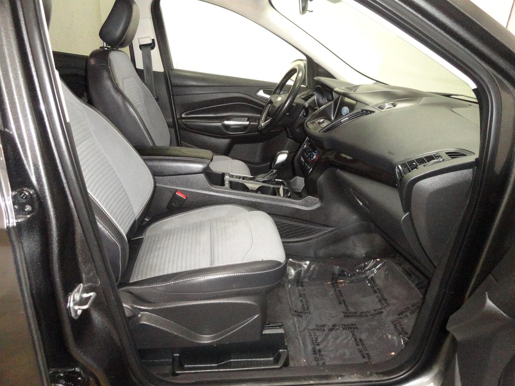 Photo 13 of this FORD ESCAPE