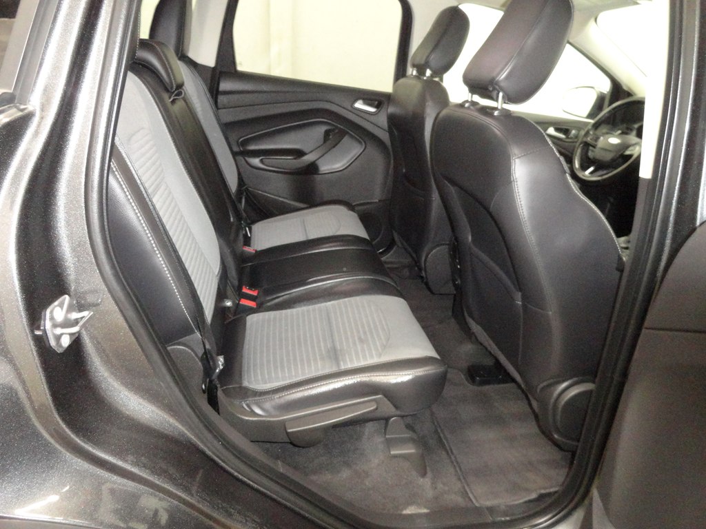 Photo 12 of this FORD ESCAPE