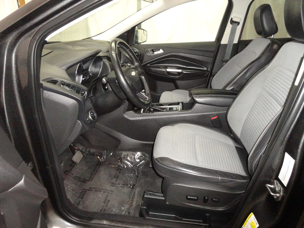 Photo 9 of this FORD ESCAPE