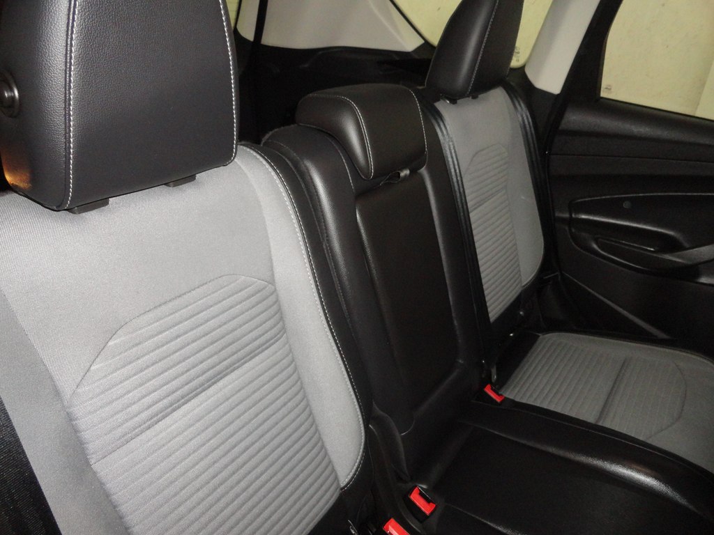 Photo 23 of this FORD ESCAPE