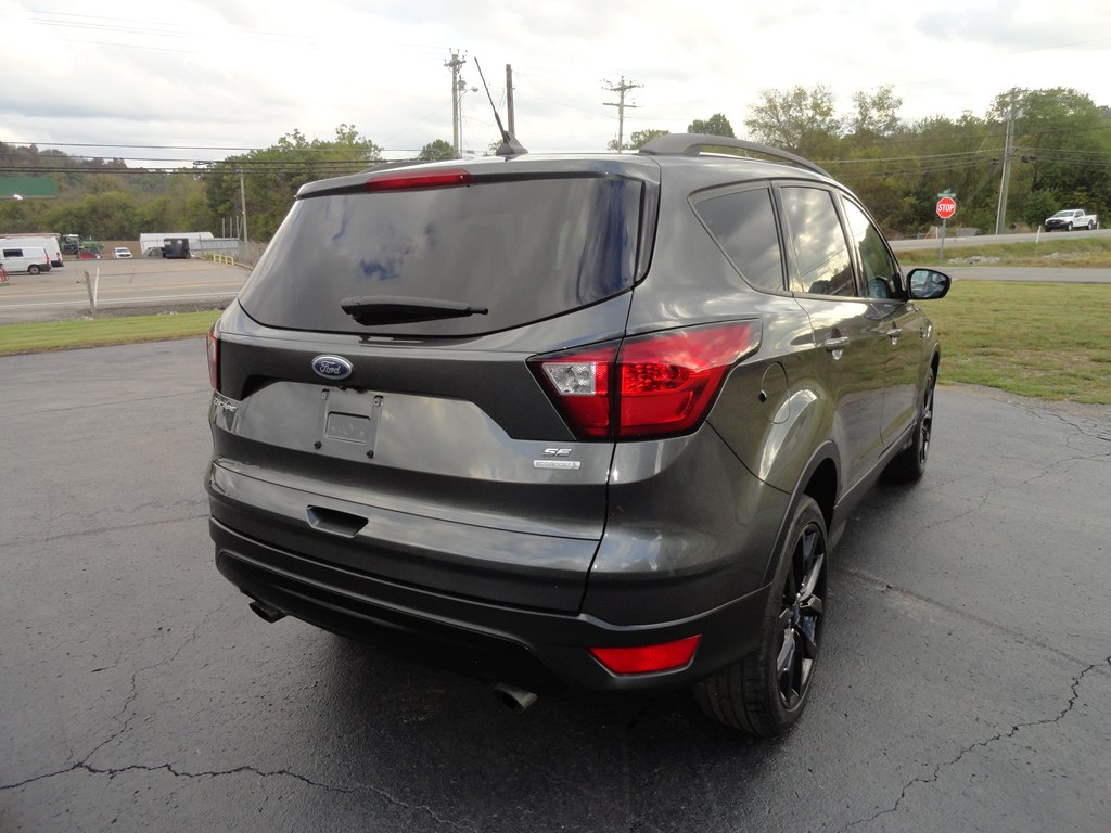 Photo 6 of this FORD ESCAPE