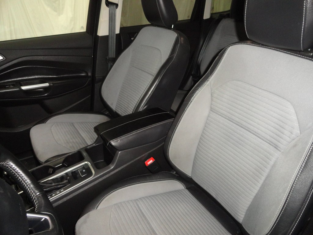 Photo 34 of this FORD ESCAPE