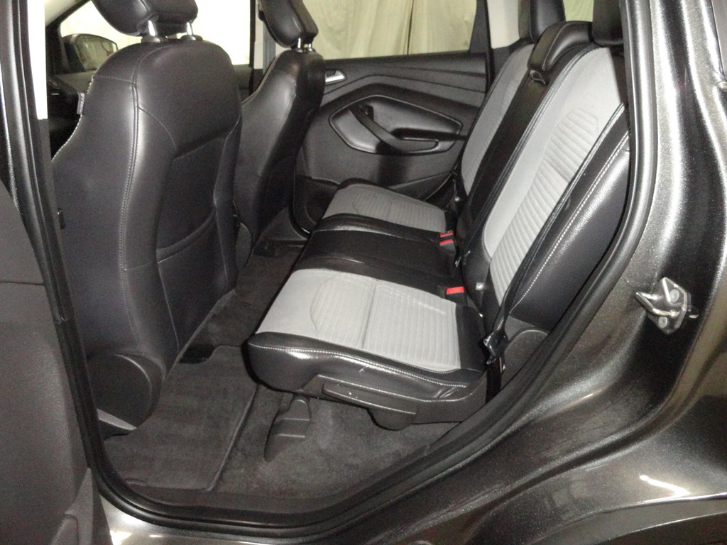Photo 10 of this FORD ESCAPE