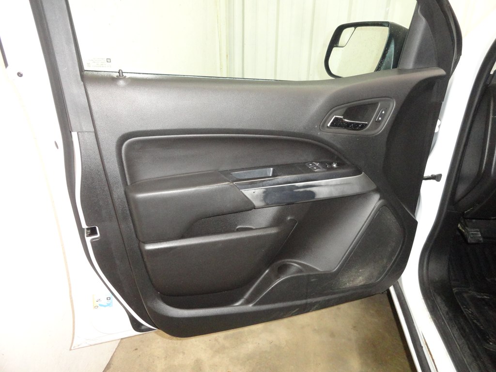 Photo 25 of this CHEVROLET COLORADO