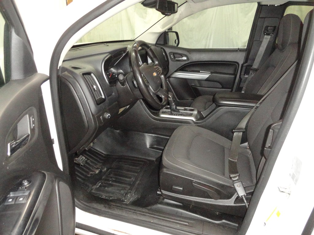Photo 9 of this CHEVROLET COLORADO