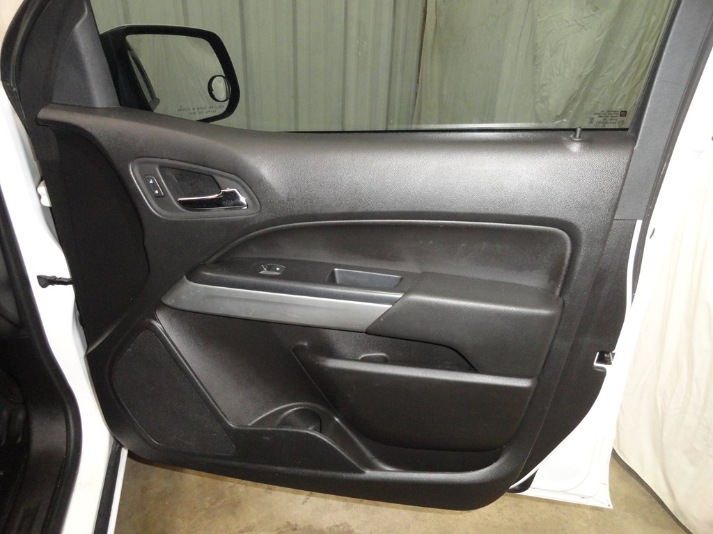 Photo 19 of this CHEVROLET COLORADO