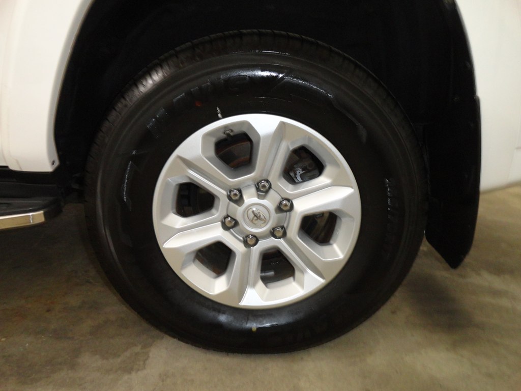Photo 37 of this TOYOTA 4RUNNER