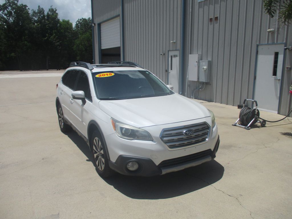 White 2015 Subaru Outback Wagon All-Wheel Drive Continuously Variable Transmission