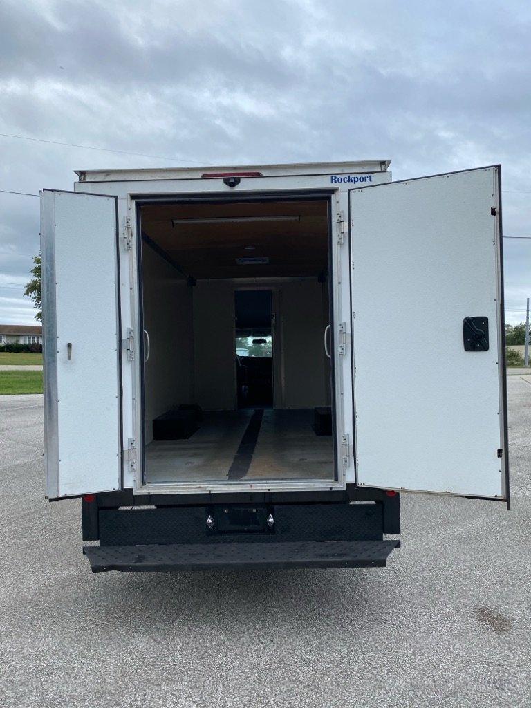 Additional photo of vehicle.