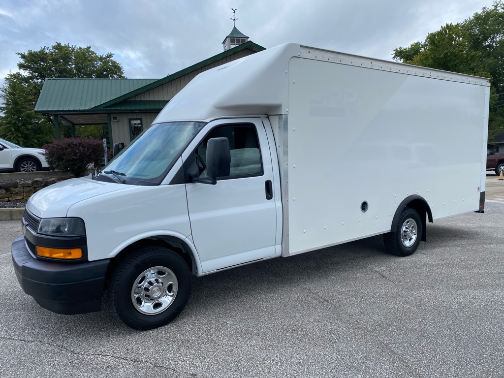 2020 Chevrolet Express Cutaway Base's photo