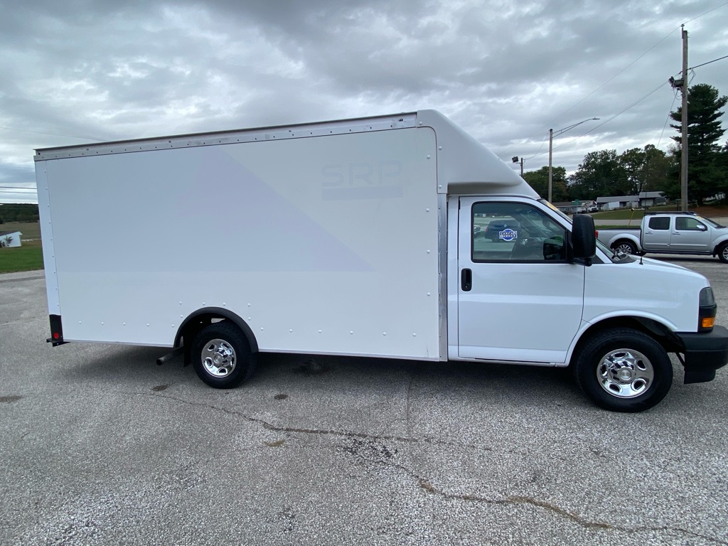 Additional photo of vehicle.