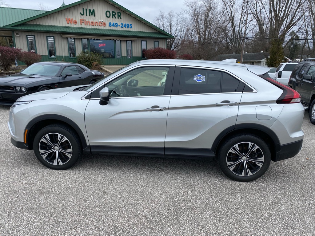 2022 Mitsubishi Eclipse Cross SE's photo