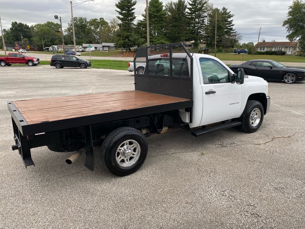 Additional photo of vehicle.