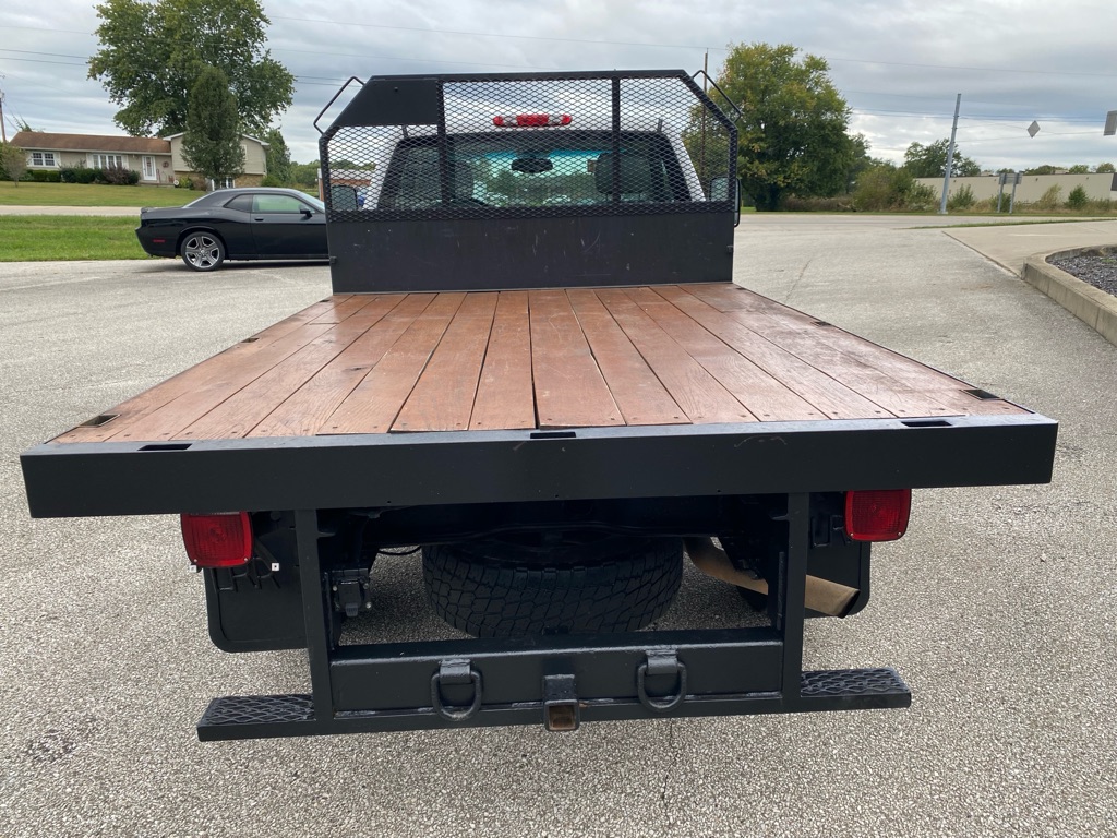 Additional photo of vehicle.