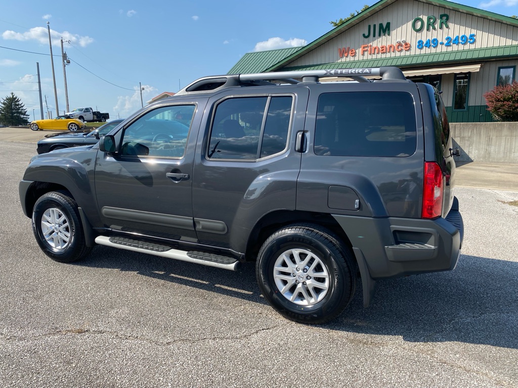 Additional photo of vehicle.