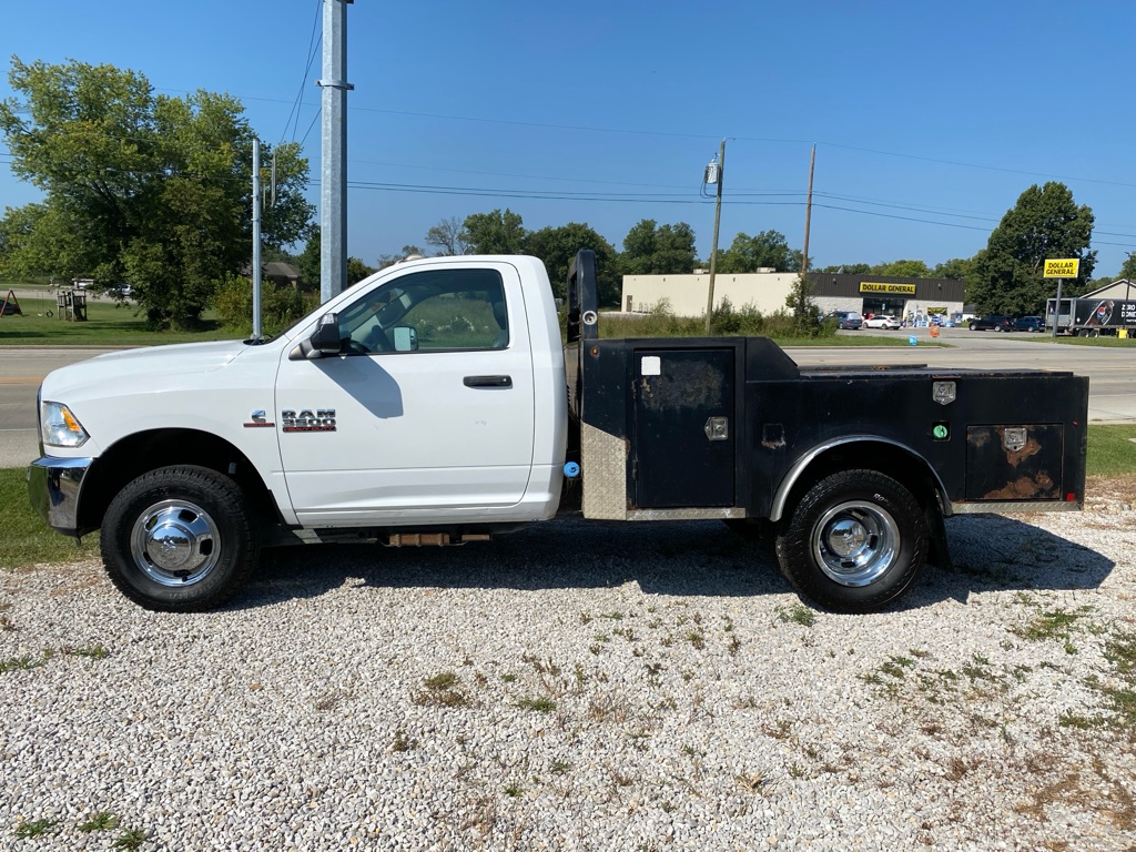 Additional photo of vehicle.