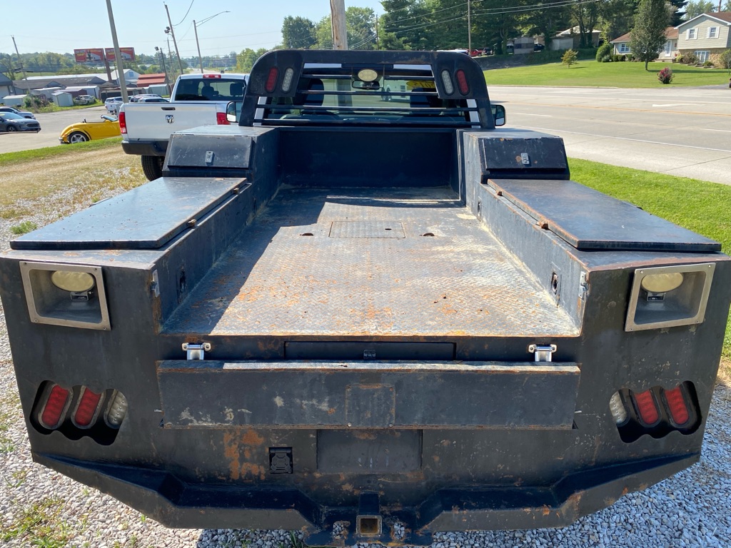 Additional photo of vehicle.