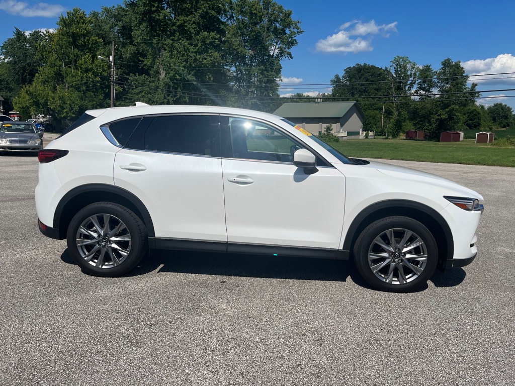 Additional photo of vehicle.