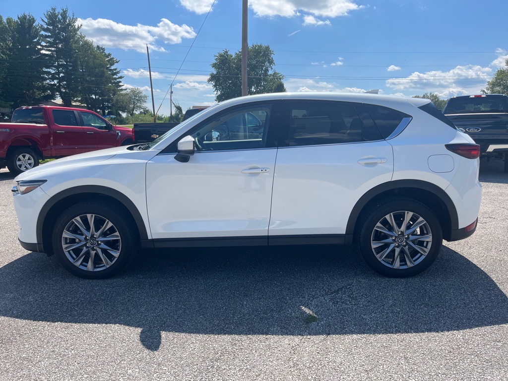 Additional photo of vehicle.