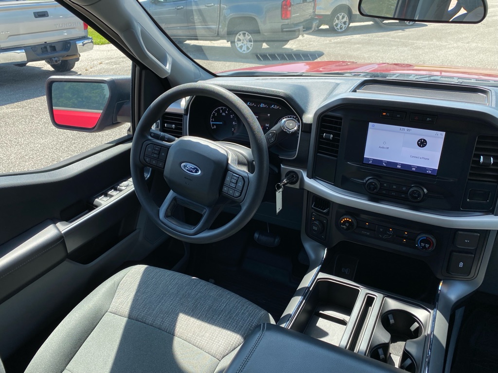 Additional photo of vehicle.