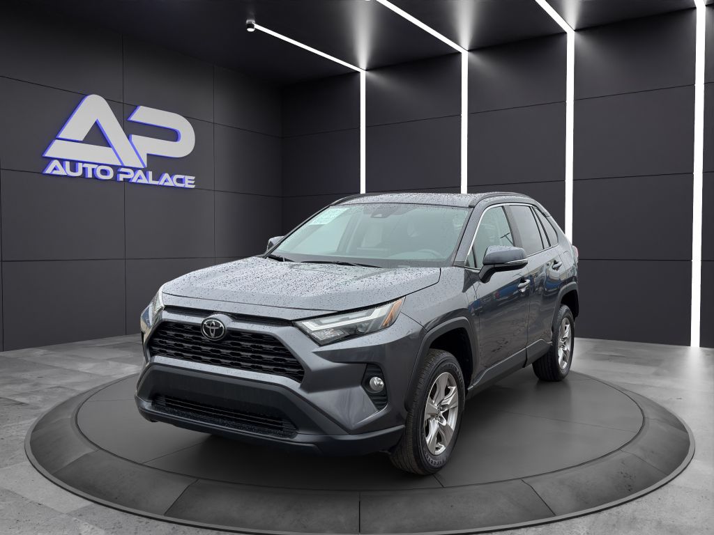 Toyota RAV4 XLE FWD