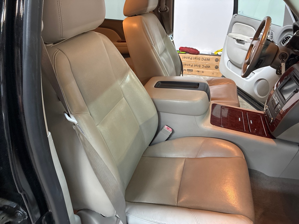 Photo 19 of this CHEVROLET TAHOE