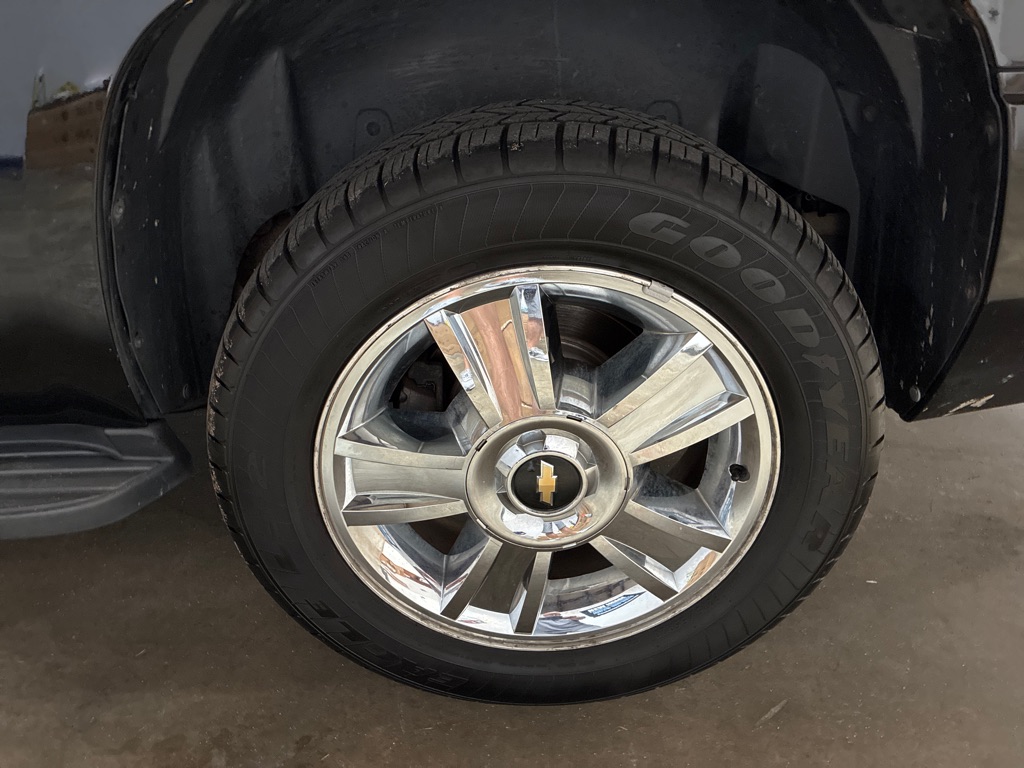 Photo 13 of this CHEVROLET TAHOE
