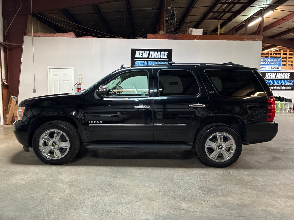 Photo 6 of this CHEVROLET TAHOE